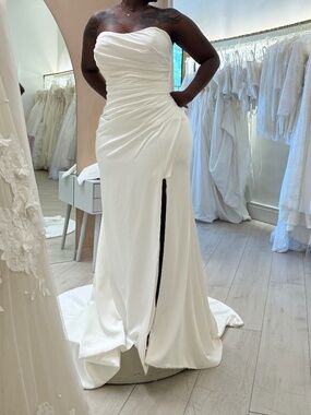 La Premiere Athena Wedding Dress – Ivory – Size 18 – Boutique Sample – Never Wor